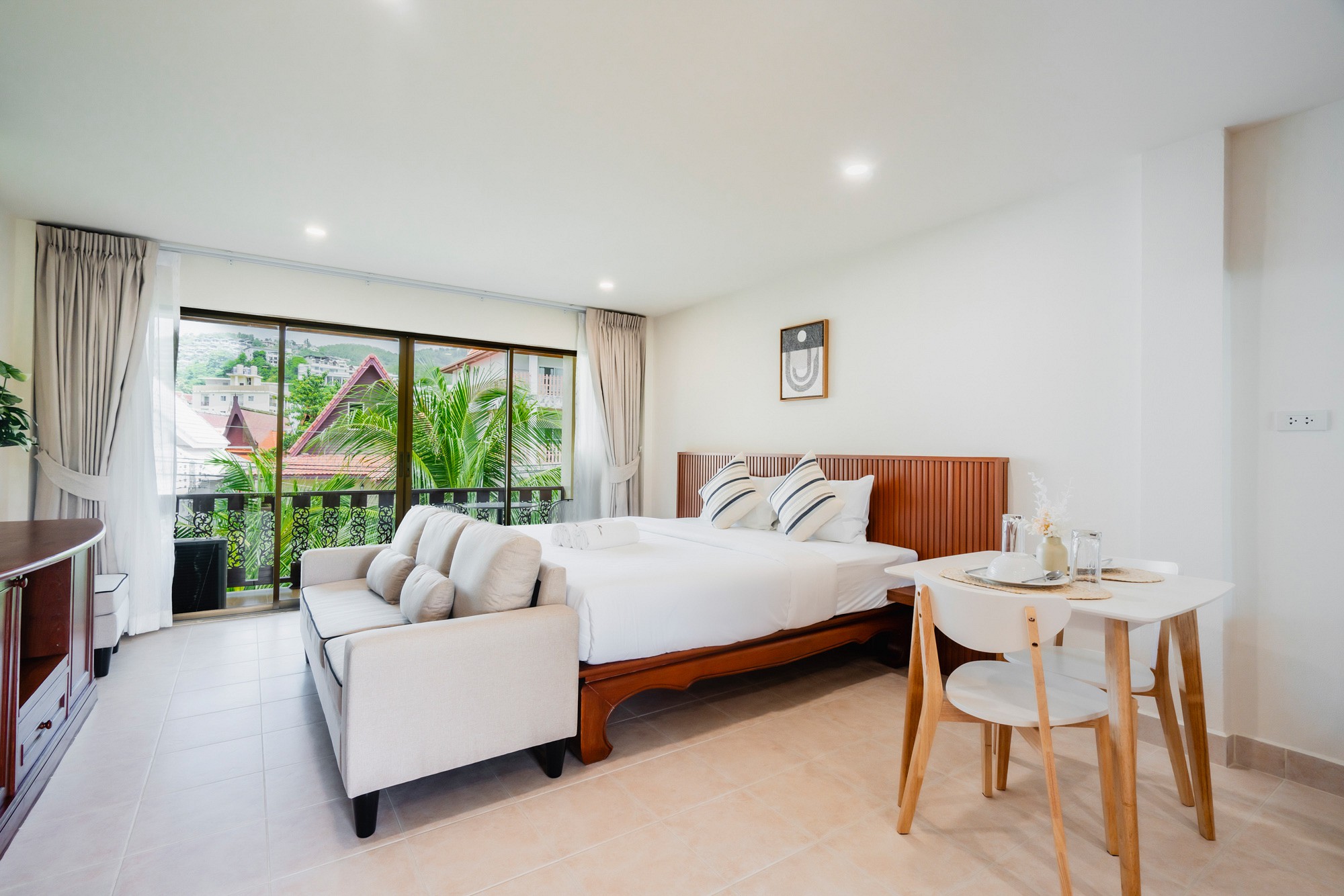 Westkey Patong Hotel