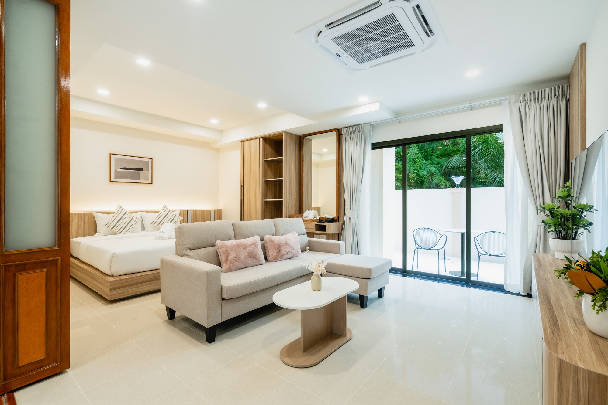 Westkey Patong Hotel