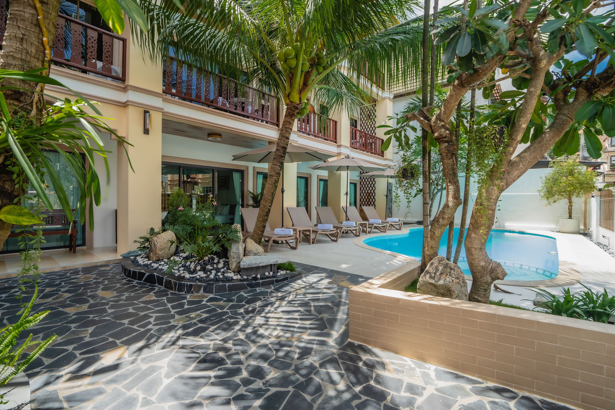 Westkey Patong Hotel
