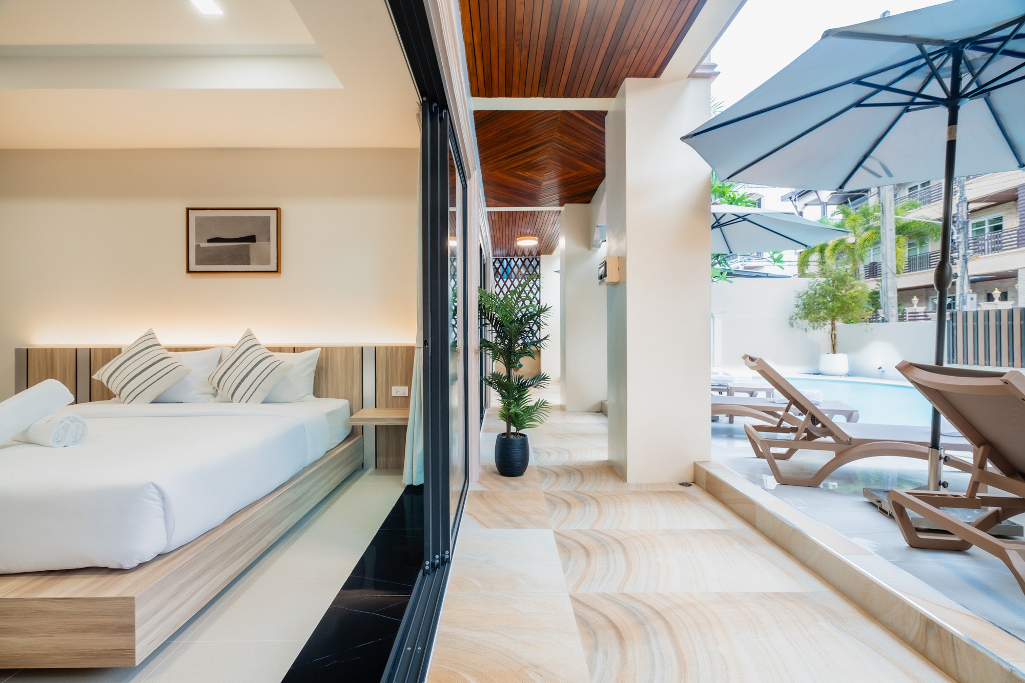 3 Bedrooms Family Suite Pool Access